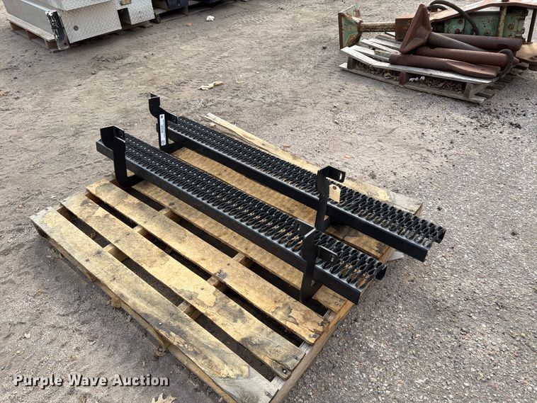image for item EP7648 Running boards