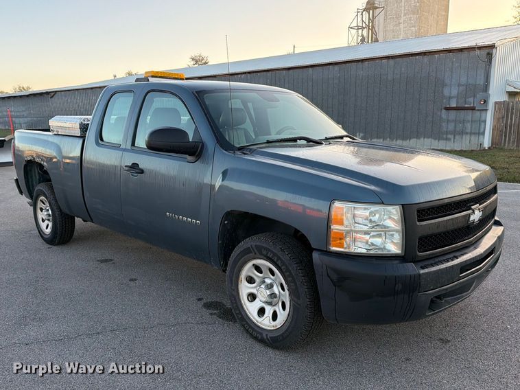 image for item EP7655 2011 Chevrolet Silverado 1500 Ext. Cab pickup truck