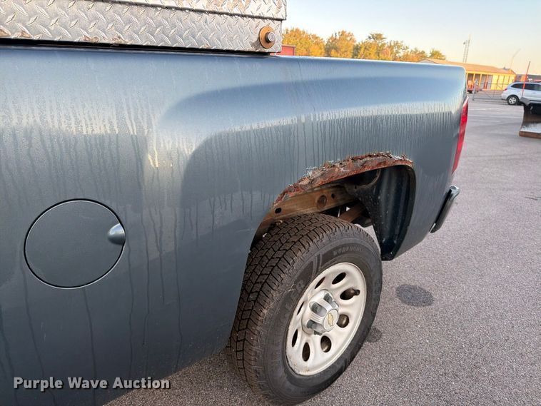 image for item EP7655 2011 Chevrolet Silverado 1500 Ext. Cab pickup truck