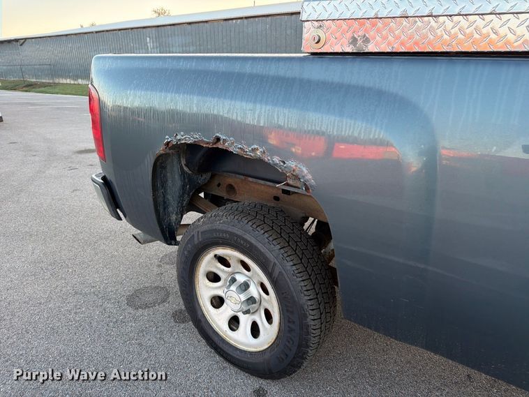 image for item EP7655 2011 Chevrolet Silverado 1500 Ext. Cab pickup truck