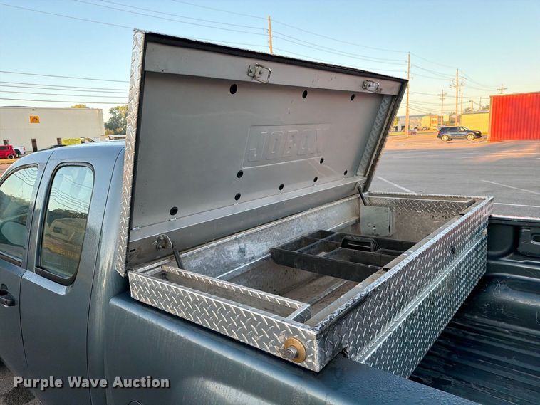 image for item EP7655 2011 Chevrolet Silverado 1500 Ext. Cab pickup truck