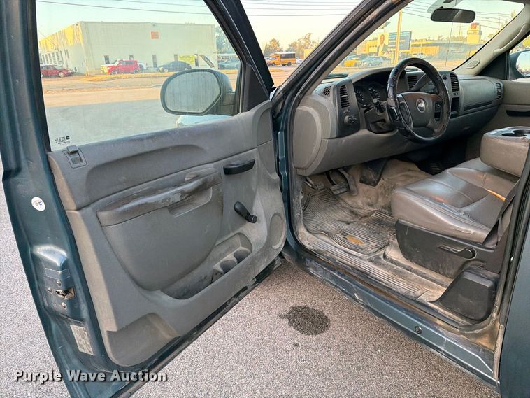 image for item EP7655 2011 Chevrolet Silverado 1500 Ext. Cab pickup truck