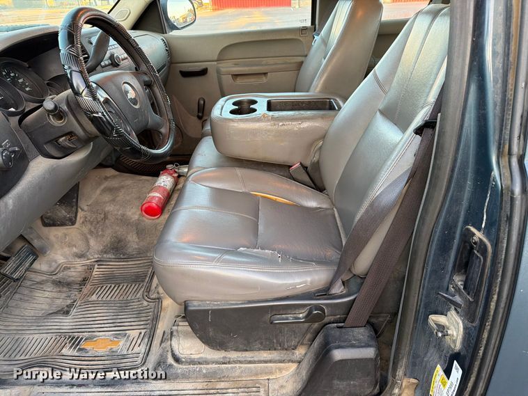 image for item EP7655 2011 Chevrolet Silverado 1500 Ext. Cab pickup truck