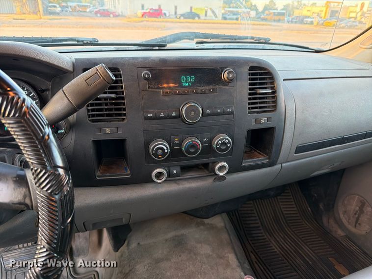 image for item EP7655 2011 Chevrolet Silverado 1500 Ext. Cab pickup truck
