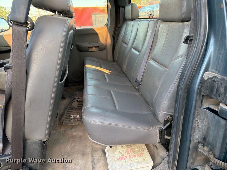 image for item EP7655 2011 Chevrolet Silverado 1500 Ext. Cab pickup truck