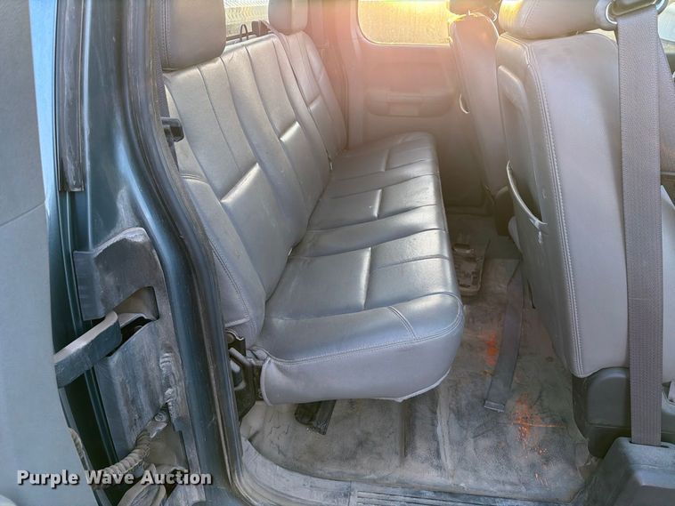 image for item EP7655 2011 Chevrolet Silverado 1500 Ext. Cab pickup truck