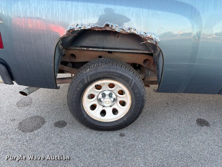image for item EP7655 2011 Chevrolet Silverado 1500 Ext. Cab pickup truck