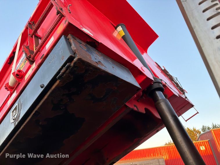 image for item EP7656 2009 Sterling LT7501 dump truck