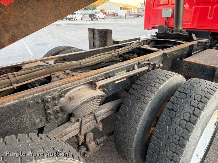 image for item EP7656 2009 Sterling LT7501 dump truck