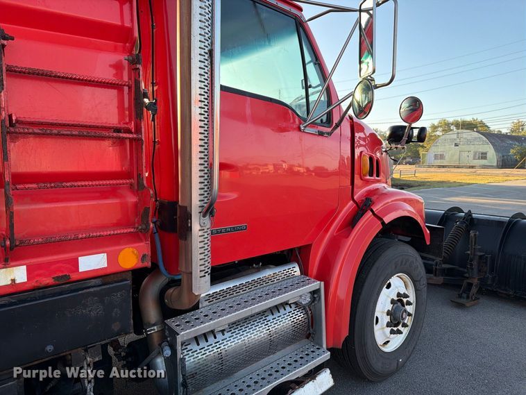 image for item EP7656 2009 Sterling LT7501 dump truck