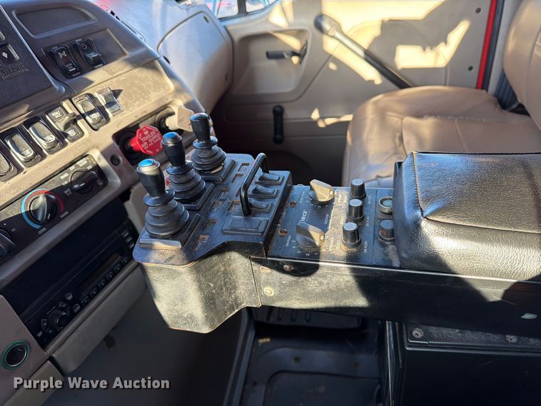 image for item EP7656 2009 Sterling LT7501 dump truck