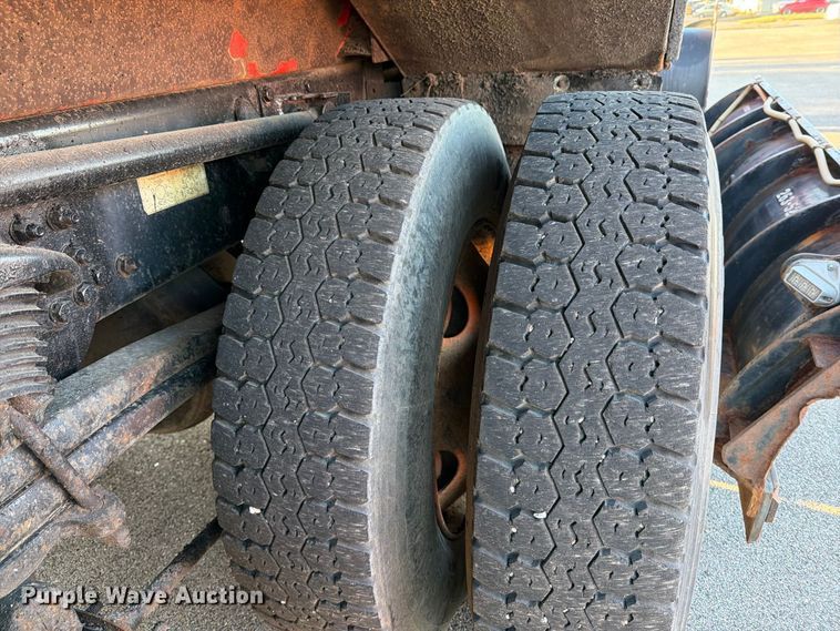 image for item EP7656 2009 Sterling LT7501 dump truck