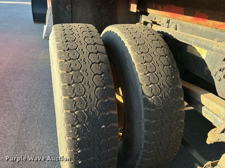 image for item EP7656 2009 Sterling LT7501 dump truck