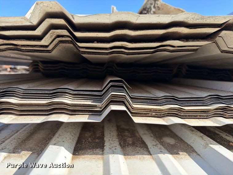 image for item EP7658 Approximately 60 pieces of metal siding