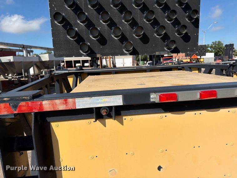 image for item EP7659 2013 Trinity TMA9182 crash attenuator