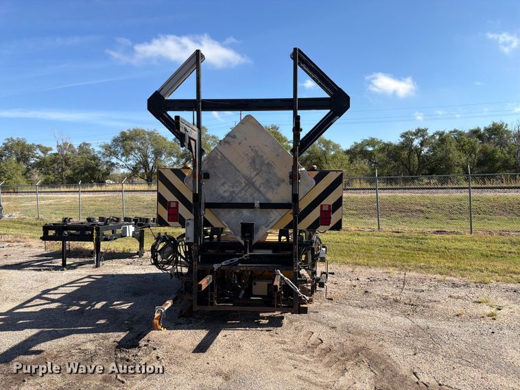 image for item EP7660 2004 Trinity TMA 9181 crash attenuator