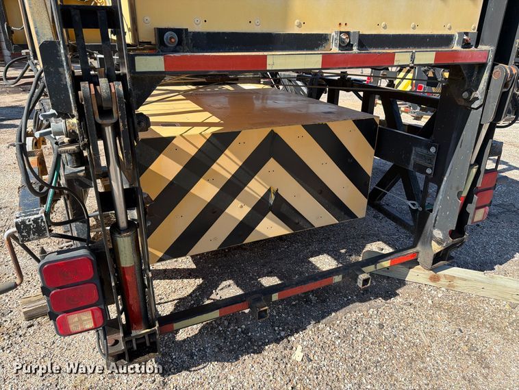 image for item EP7660 2004 Trinity TMA 9181 crash attenuator