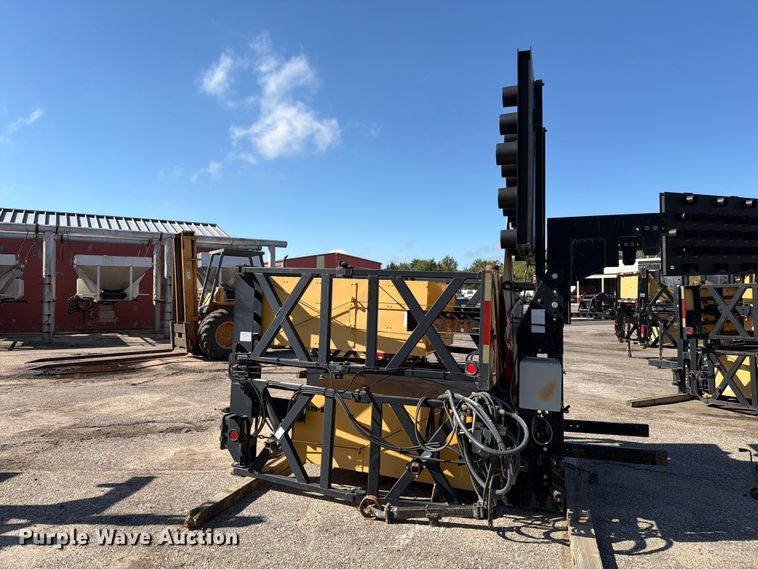 image for item EP7661 2006 Trinity TMA9182 crash attenuator