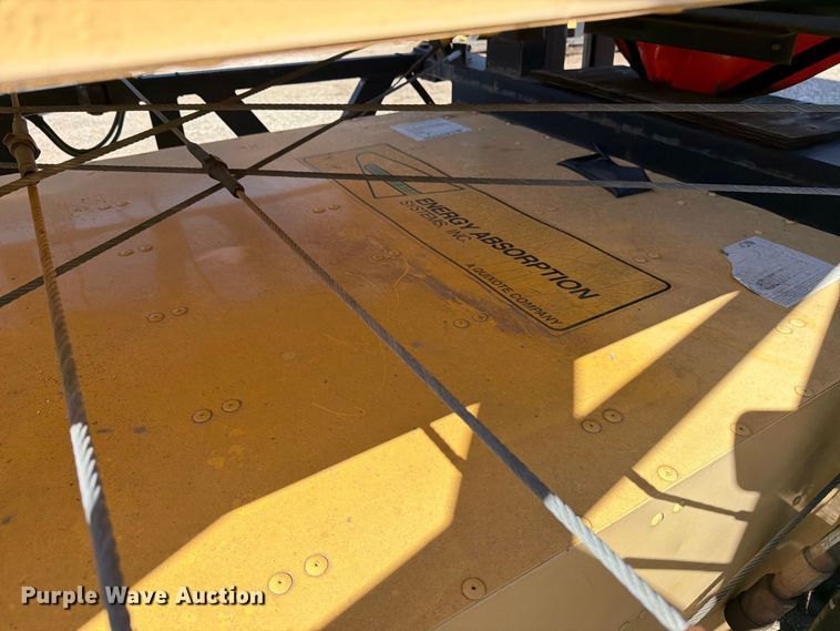 image for item EP7661 2006 Trinity TMA9182 crash attenuator