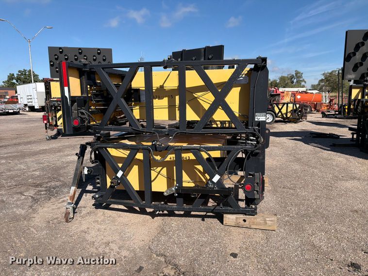 image for item EP7662 2013 Trinity TMA180 Crash attenuator