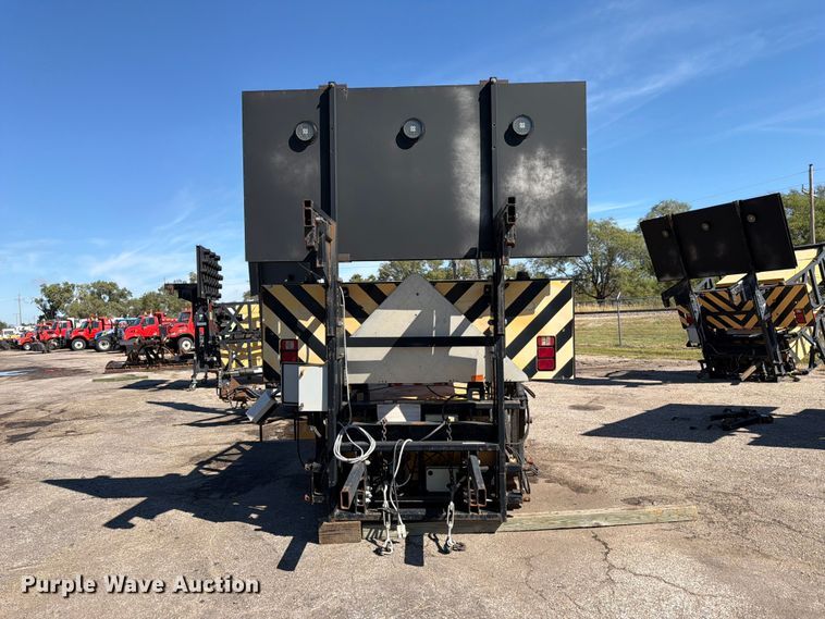 image for item EP7663 Trinity crash attenuator