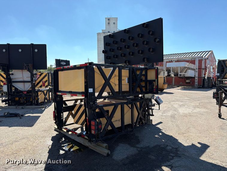 image for item EP7663 Trinity crash attenuator