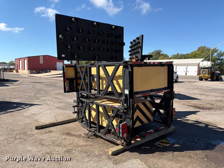 image for item EP7663 Trinity crash attenuator