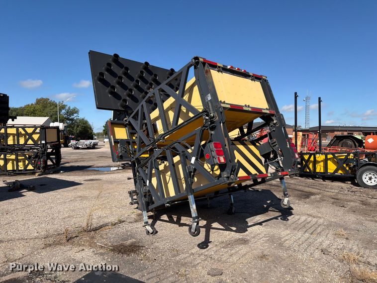 image for item EP7664 2006 Trinity TMA9182 Crash attenuator