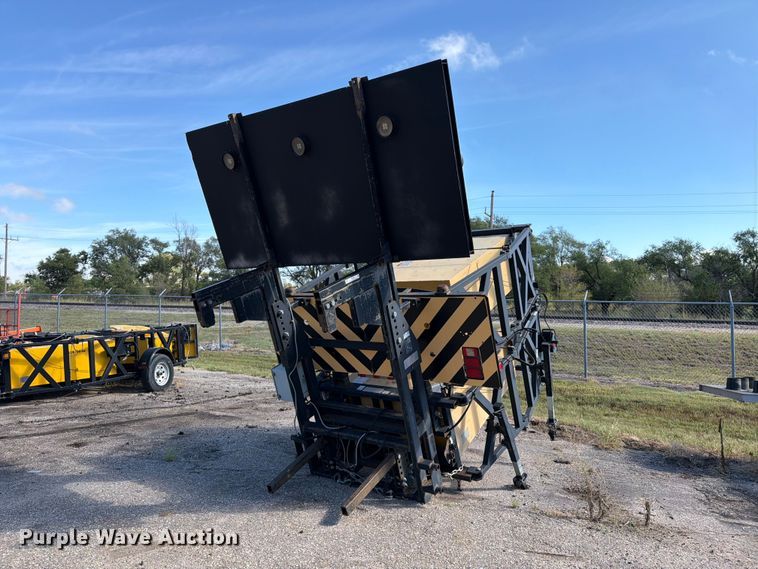 image for item EP7664 2006 Trinity TMA9182 Crash attenuator