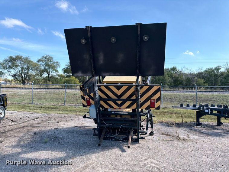 image for item EP7664 2006 Trinity TMA9182 Crash attenuator