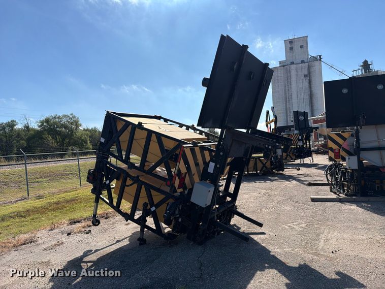 image for item EP7664 2006 Trinity TMA9182 Crash attenuator