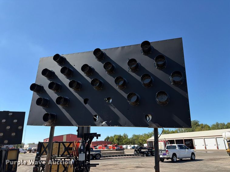 image for item EP7665 2009 Trinity crash attenuator