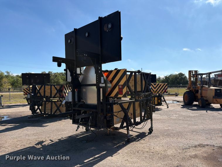 image for item EP7669 Trinity crash attenuator