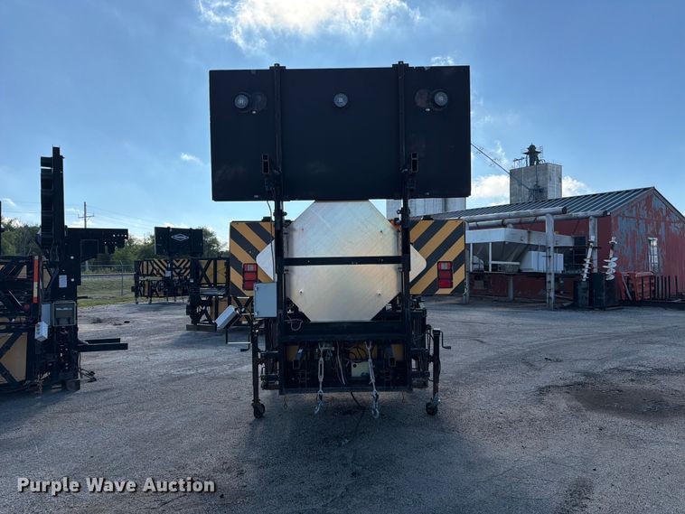 image for item EP7669 Trinity crash attenuator