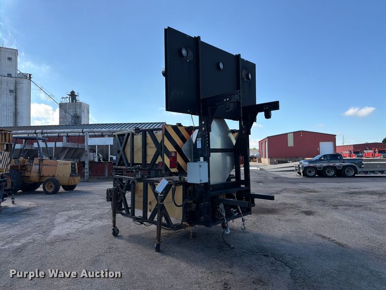 image for item EP7669 Trinity crash attenuator