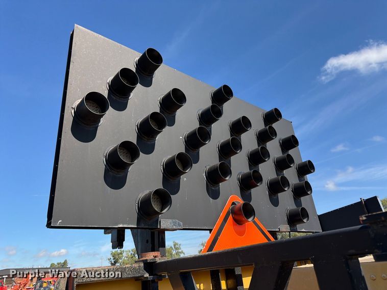 image for item EP7669 Trinity crash attenuator