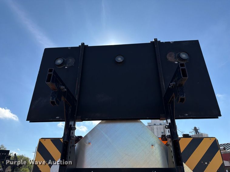 image for item EP7669 Trinity crash attenuator