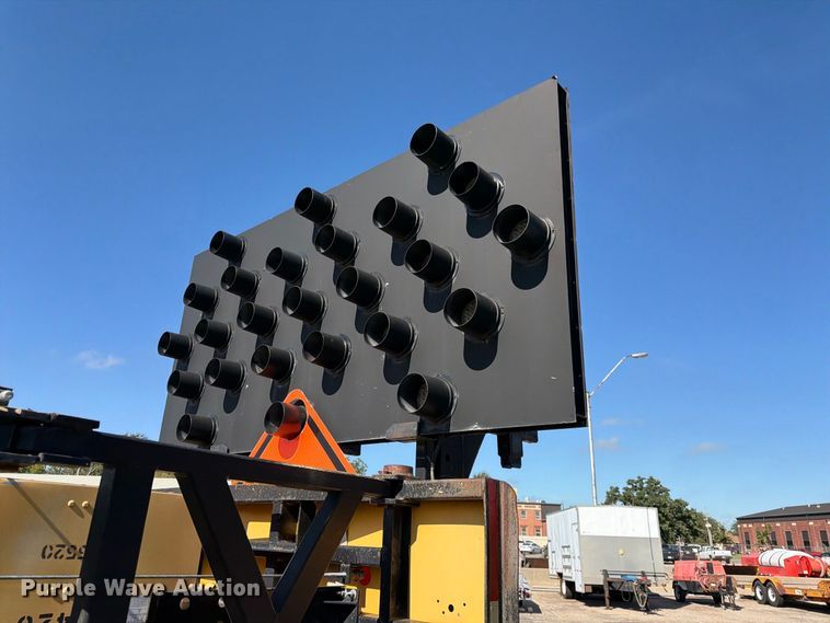 image for item EP7669 Trinity crash attenuator