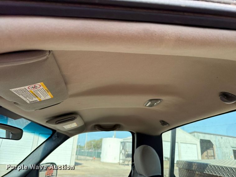 image for item EV6154 2002 Chevrolet Silverado 2500 pickup truck