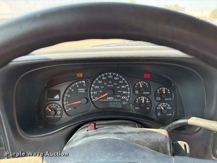 image for item EV6154 2002 Chevrolet Silverado 2500 pickup truck