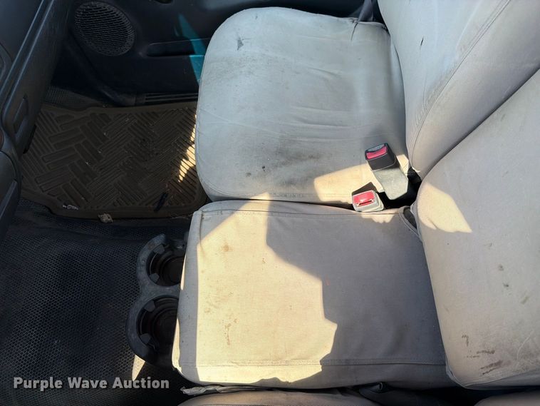image for item EV6154 2002 Chevrolet Silverado 2500 pickup truck