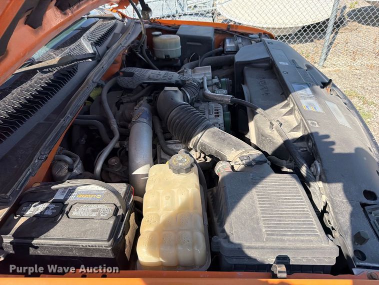 image for item EV6154 2002 Chevrolet Silverado 2500 pickup truck