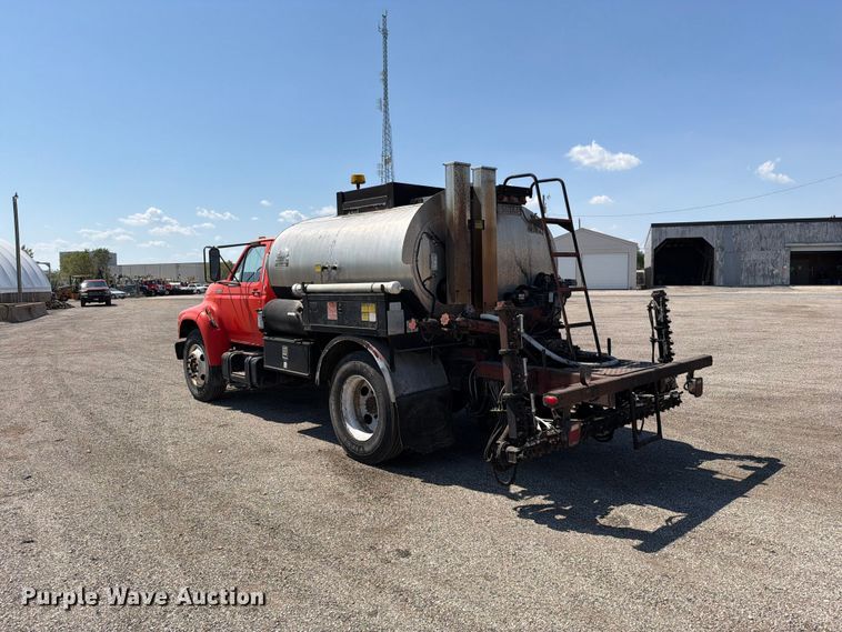image for item EV6155 1998 Ford F800 oil distributor truck