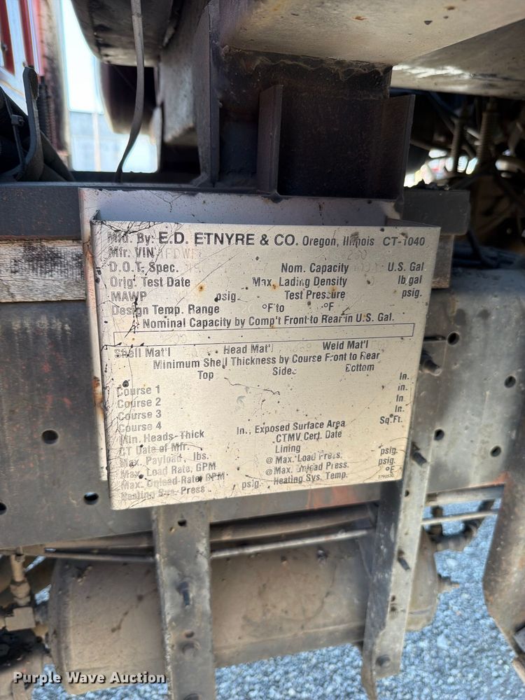 image for item EV6155 1998 Ford F800 oil distributor truck