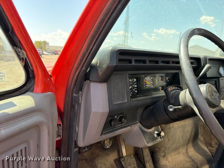 image for item EV6155 1998 Ford F800 oil distributor truck