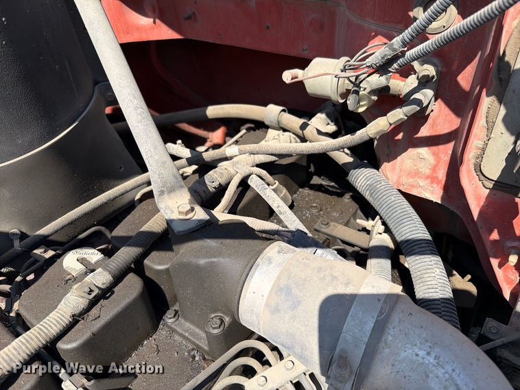 image for item EV6155 1998 Ford F800 oil distributor truck