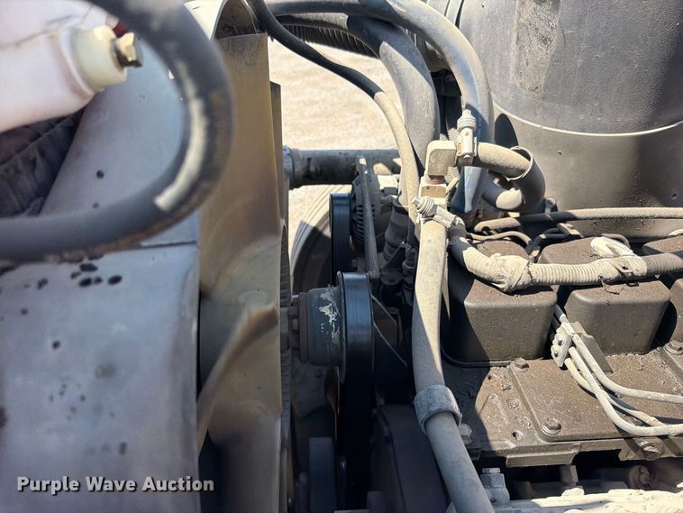 image for item EV6155 1998 Ford F800 oil distributor truck