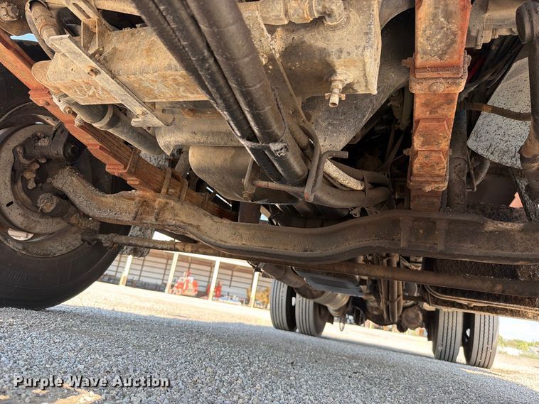 image for item EV6155 1998 Ford F800 oil distributor truck