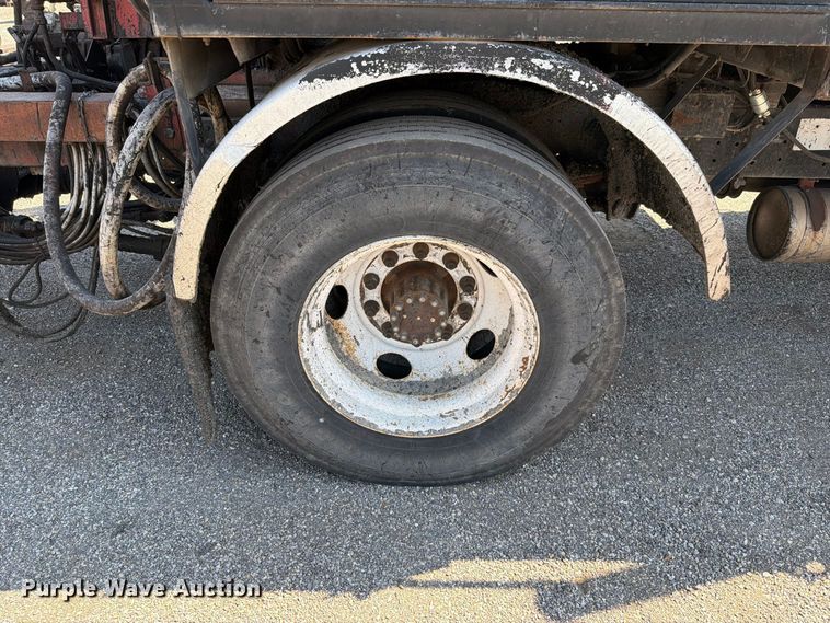 image for item EV6155 1998 Ford F800 oil distributor truck