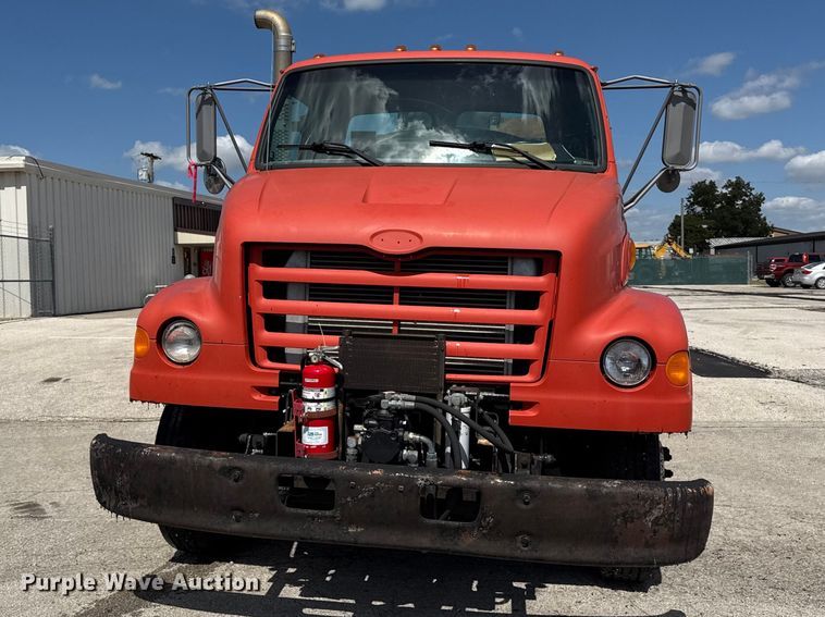 image for item EV6156 2000 Sterling L7500 oil distributor truck